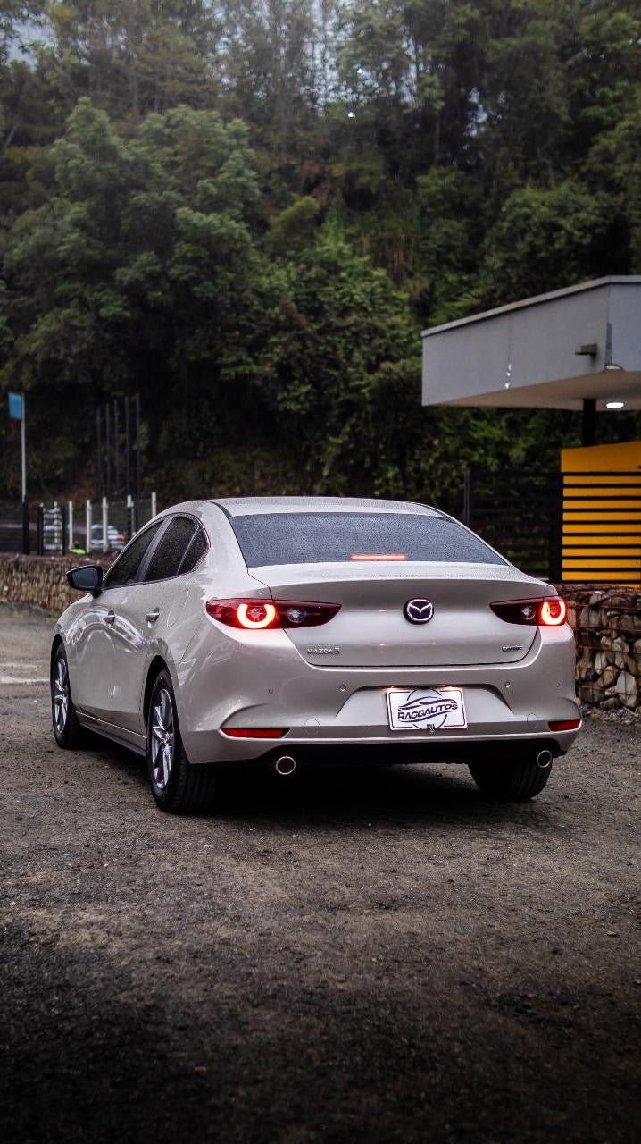 MAZDA 3 TOURING SEDÁN HYBRID 2.0 2025 AUTOMÁTICO