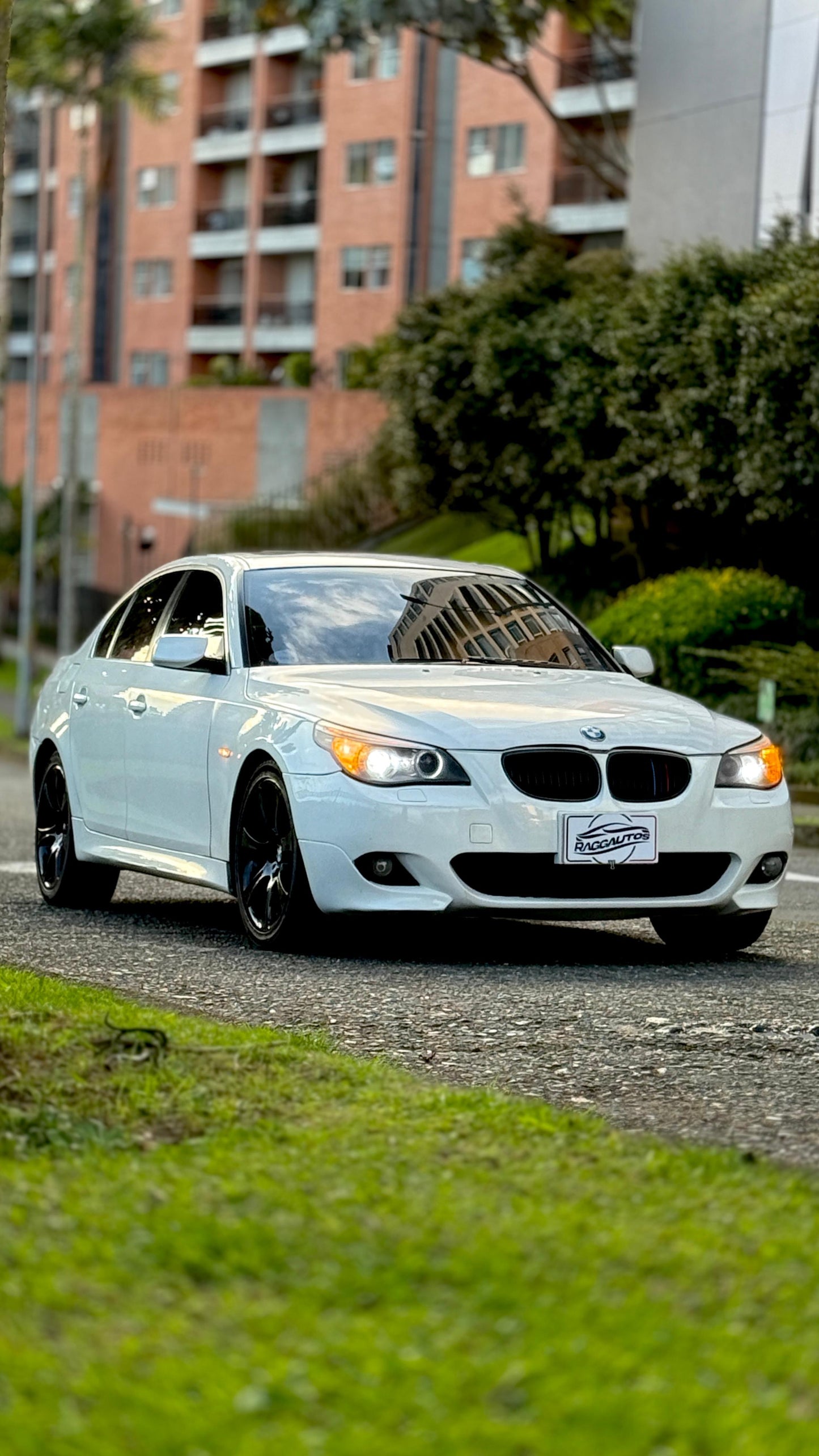 BMW 525i 2.5 PAQUETE M SEDÁN 2009 AUTOMÁTICO