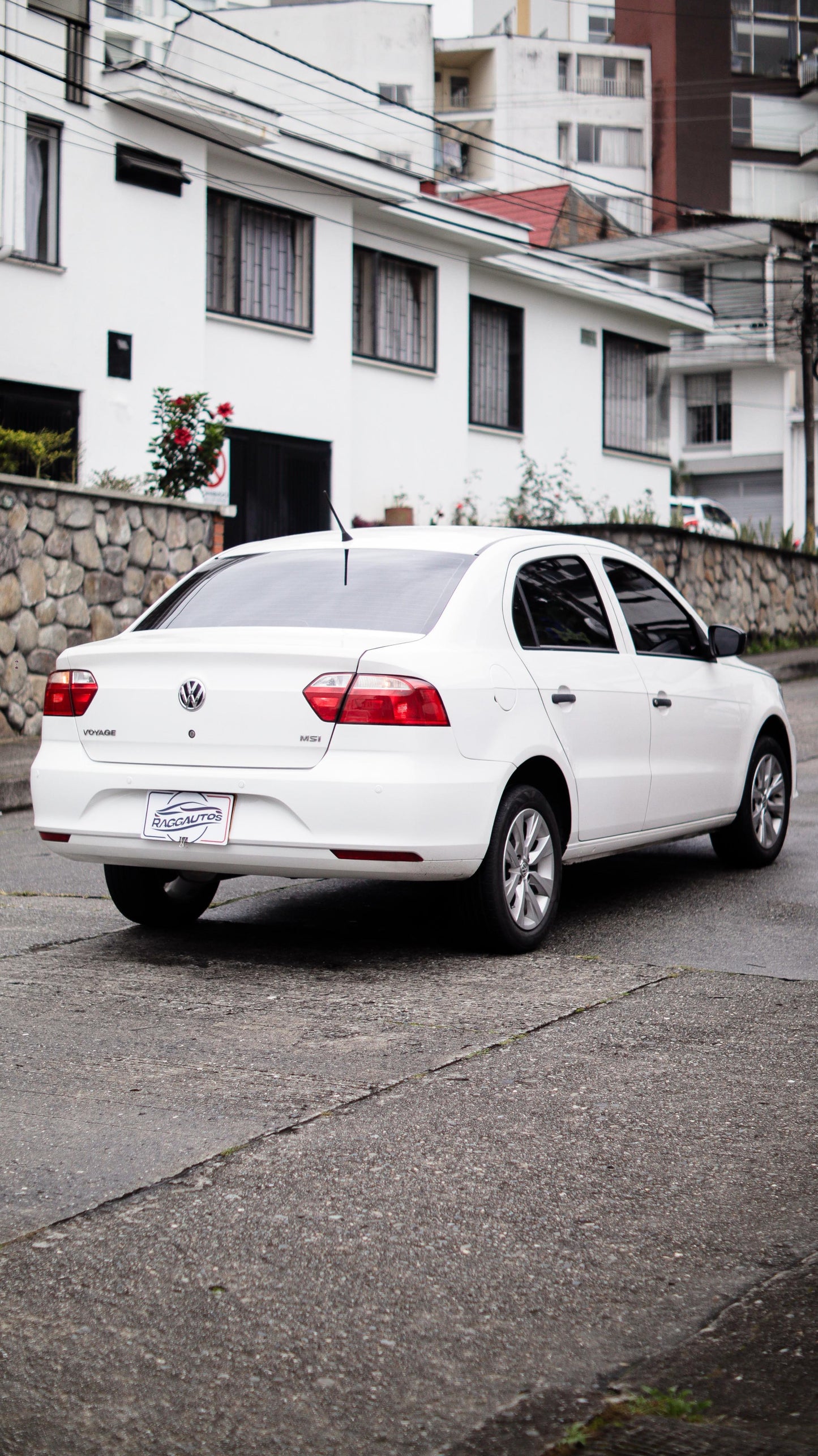 VOLKSWAGEN VOYAGE 1.6 COMFORTLINE 2016 MECÁNICO