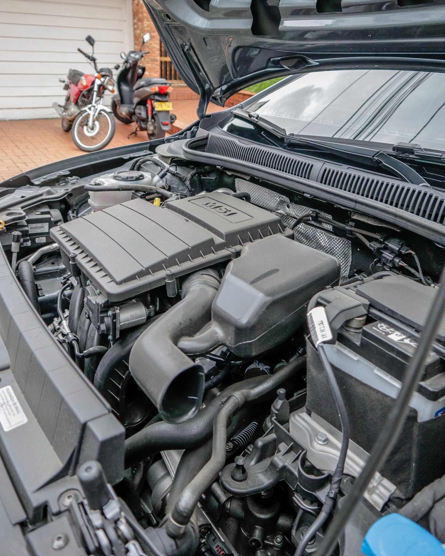 VOLKSWAGEN POLO TRACK 1.6 2024 MECÁNICO