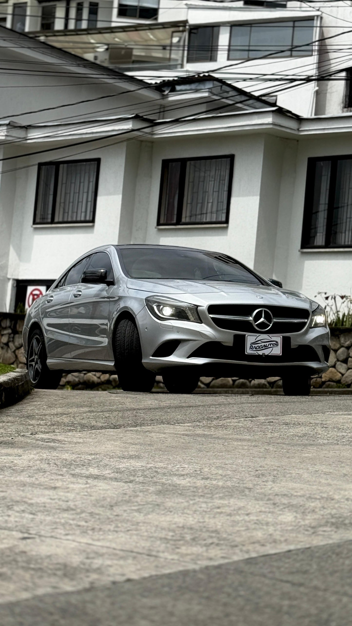 MERCEDES BENZ CLA180 AMG LINE 1.6 TURBO 2017 AUTOMÁTICO