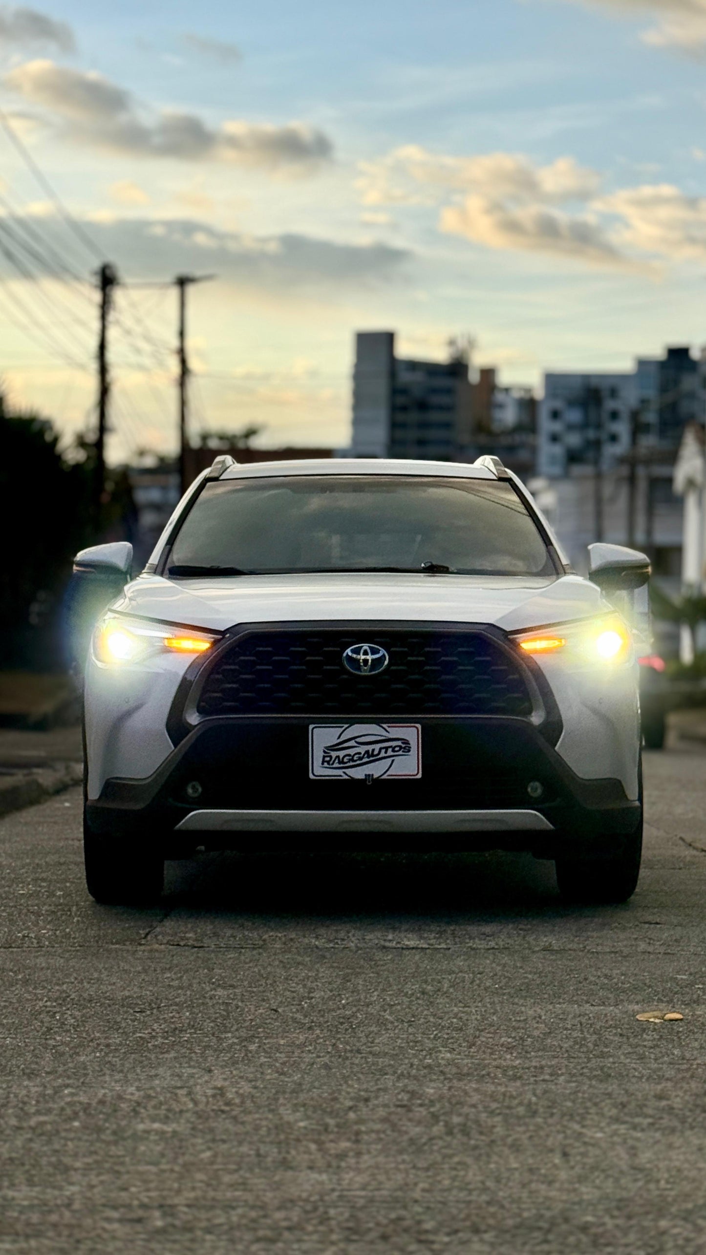 TOYOTA COROLLA CROSS XE-i 1.8 HYBRID 2023 AUTOMÁTICA