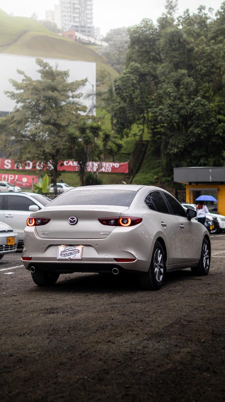 MAZDA 3 TOURING SEDÁN HYBRID 2.0 2025 AUTOMÁTICO