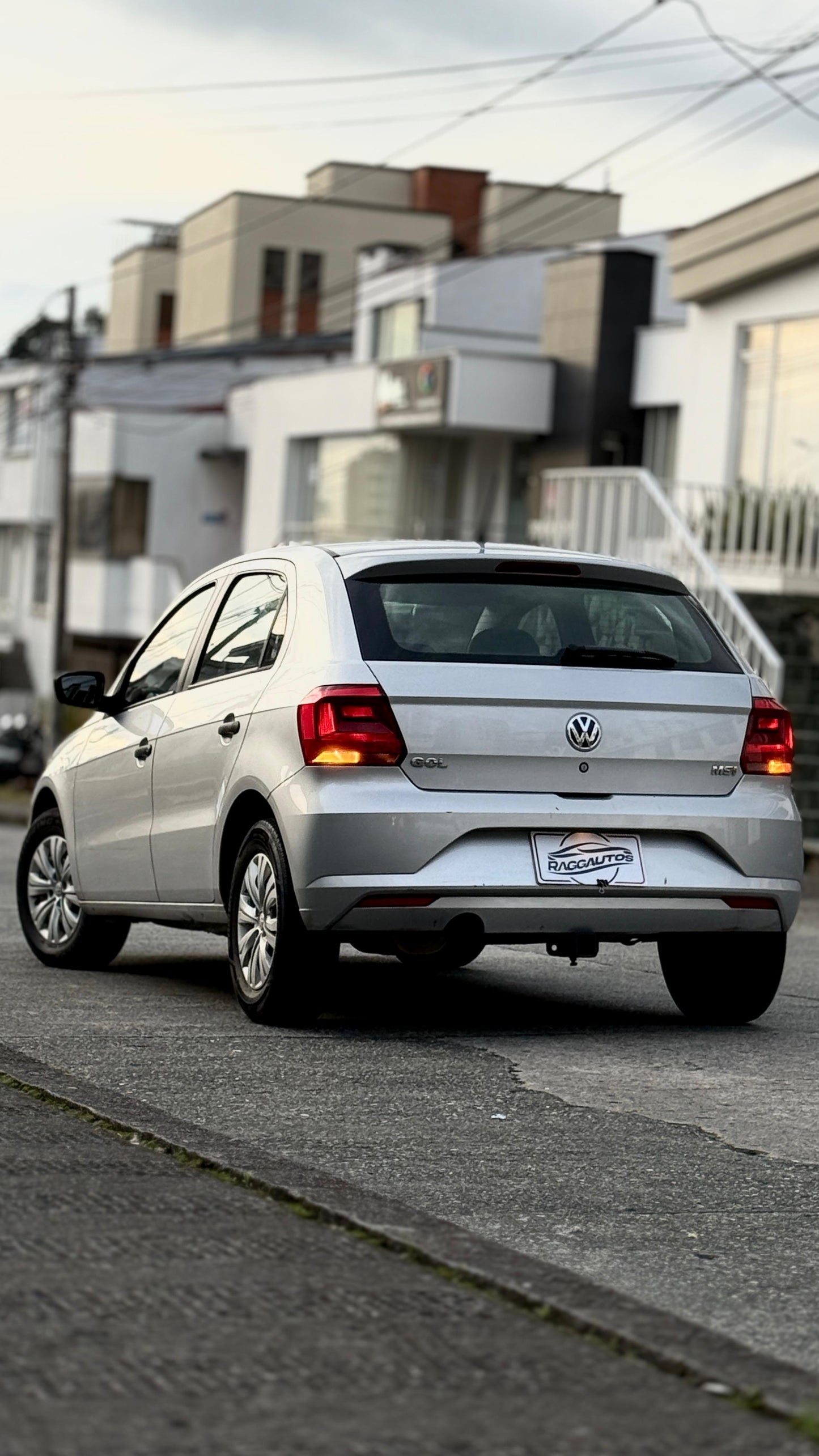 VOLKSWAGEN GOL TRENDLINE 1.6 2018 MECÁNICO