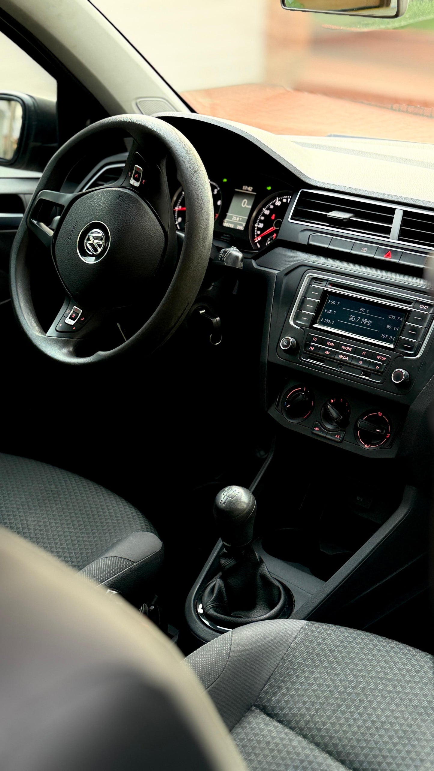 VOLKSWAGEN GOL TRENDLINE 1.6 2018 MECÁNICO