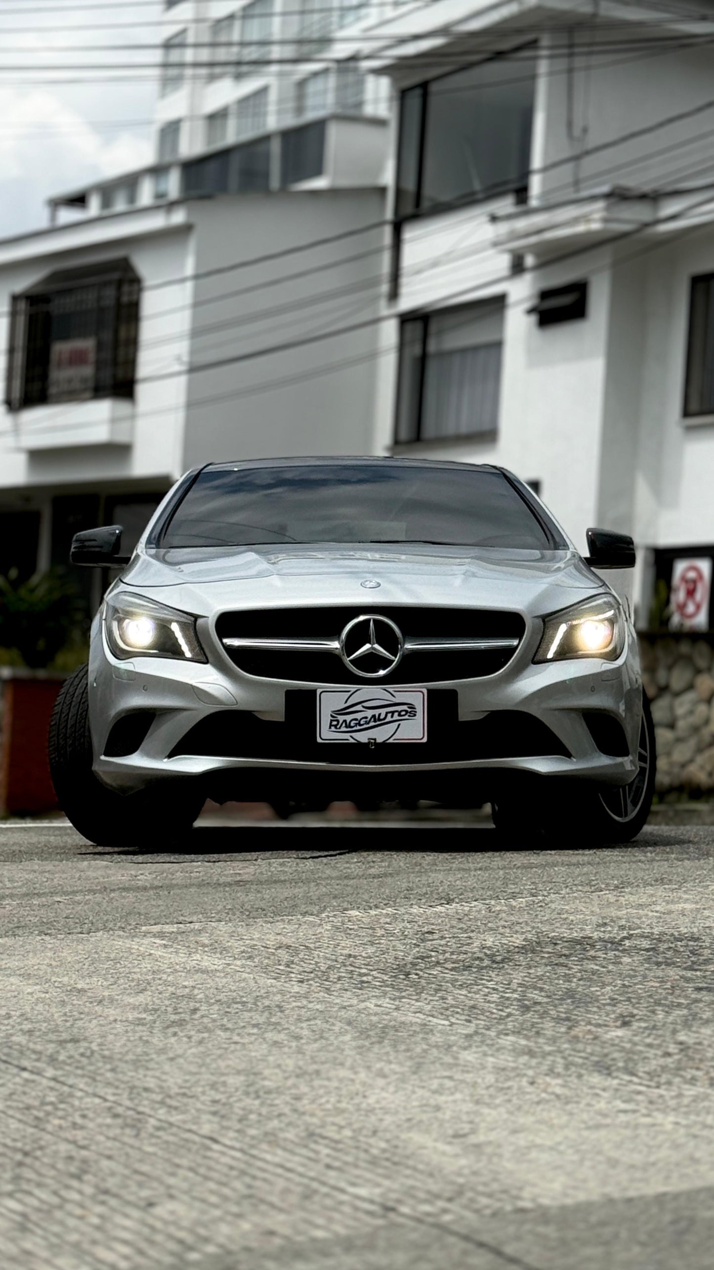 MERCEDES BENZ CLA180 AMG LINE 1.6 TURBO 2017 AUTOMÁTICO
