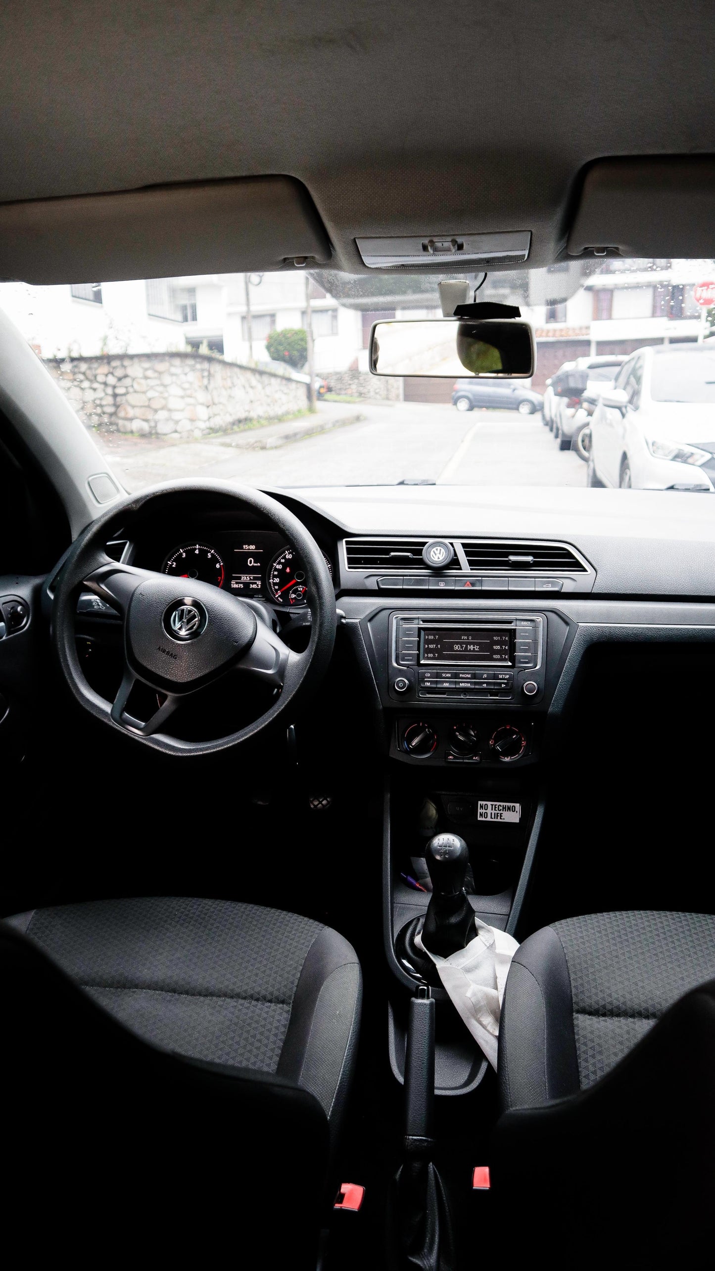 VOLKSWAGEN VOYAGE 1.6 COMFORTLINE 2016 MECÁNICO