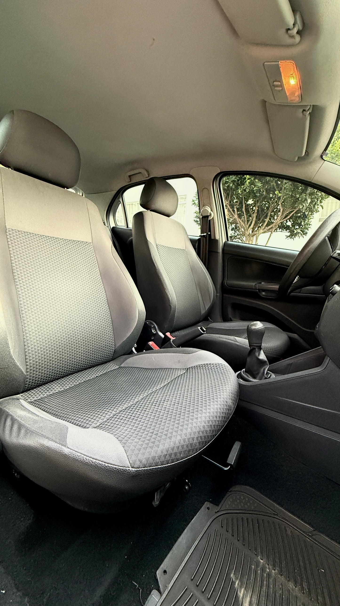 VOLKSWAGEN GOL TRENDLINE 1.6 2018 MECÁNICO