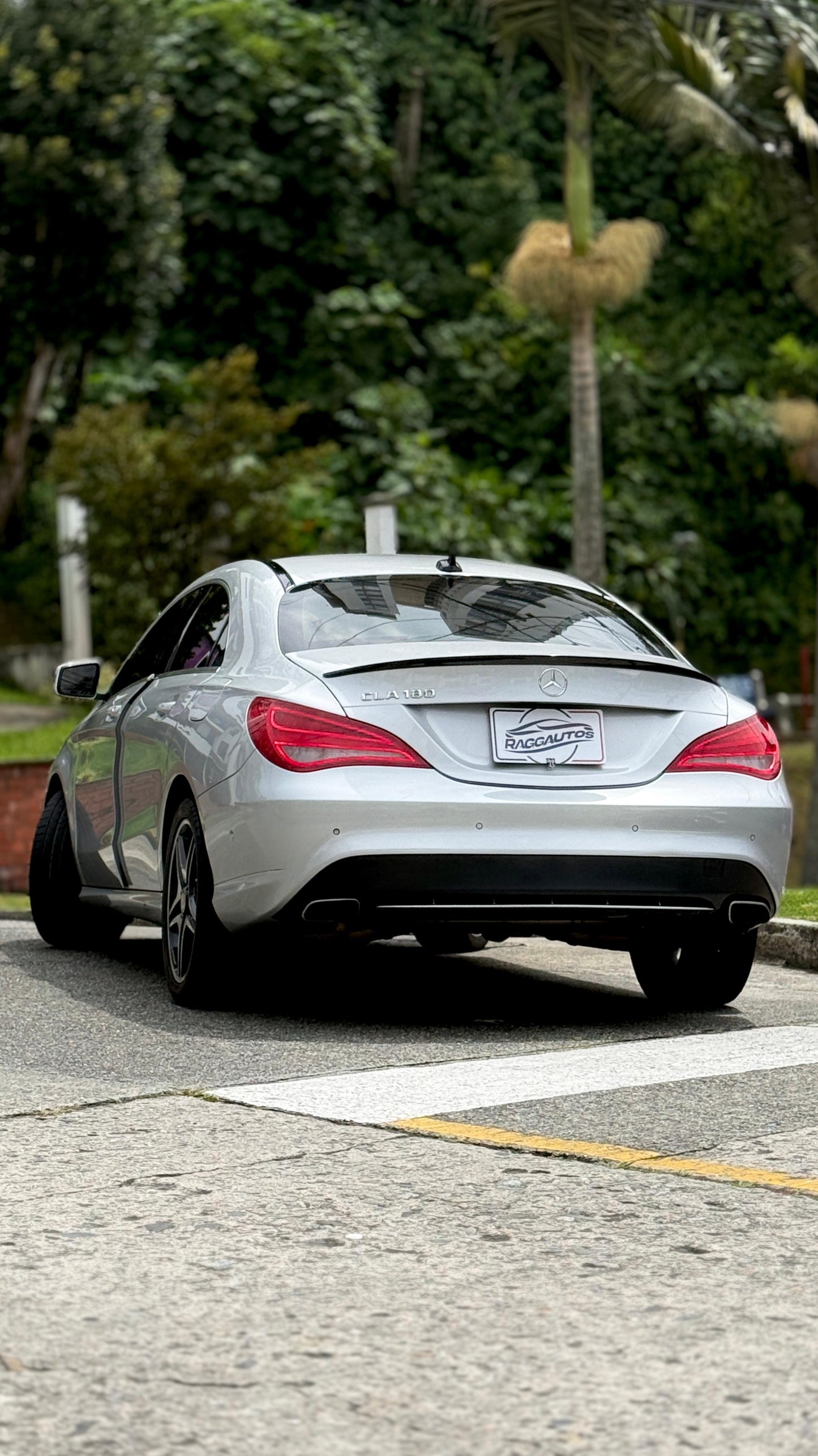 MERCEDES BENZ CLA180 AMG LINE 1.6 TURBO 2017 AUTOMÁTICO