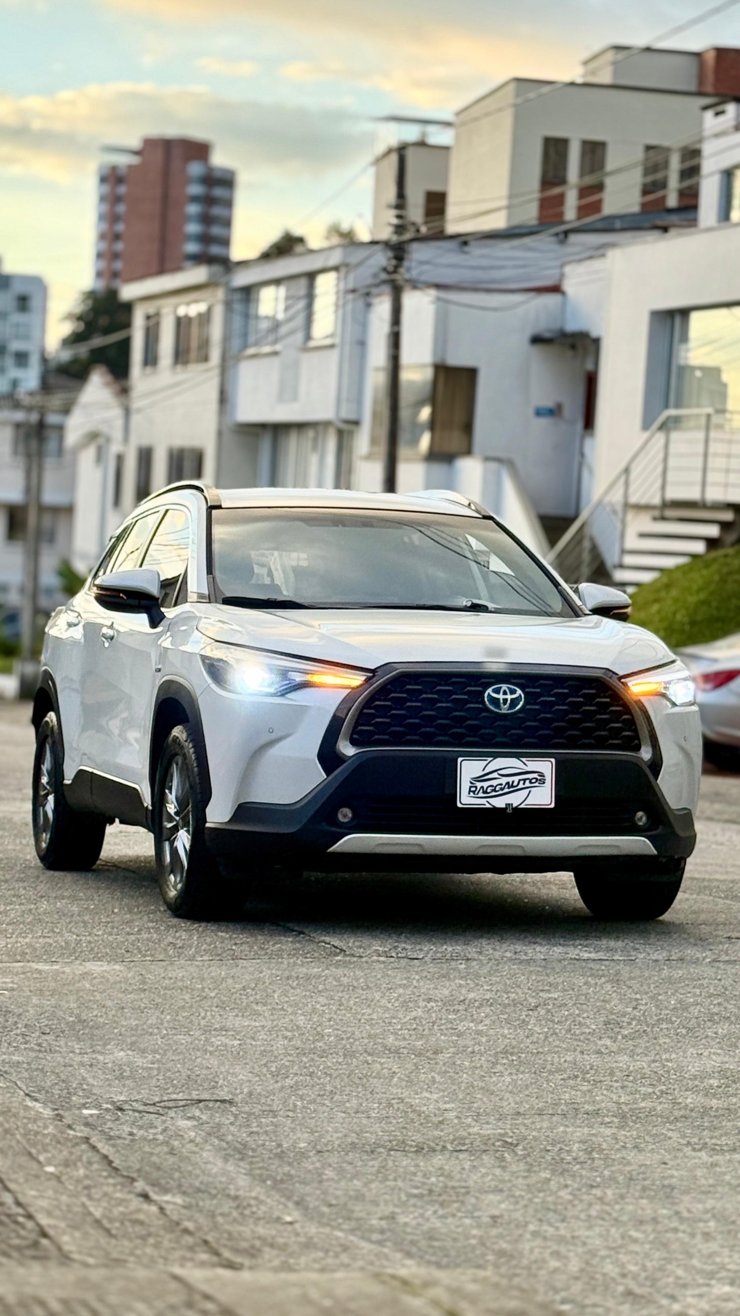 TOYOTA COROLLA CROSS XE-i 1.8 HYBRID 2023 AUTOMÁTICA