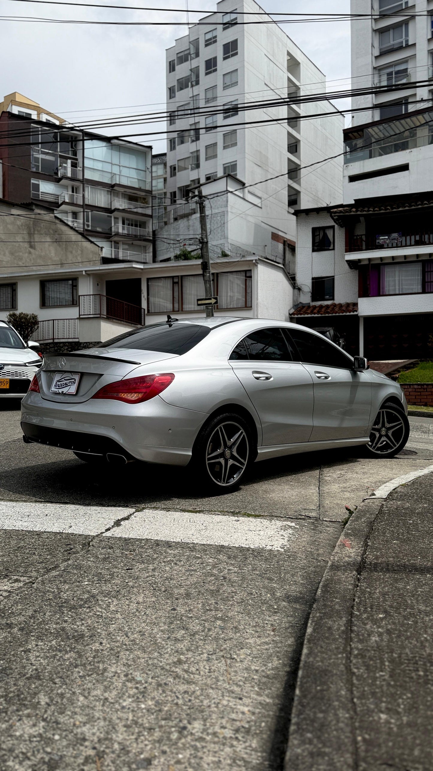 MERCEDES BENZ CLA180 AMG LINE 1.6 TURBO 2017 AUTOMÁTICO