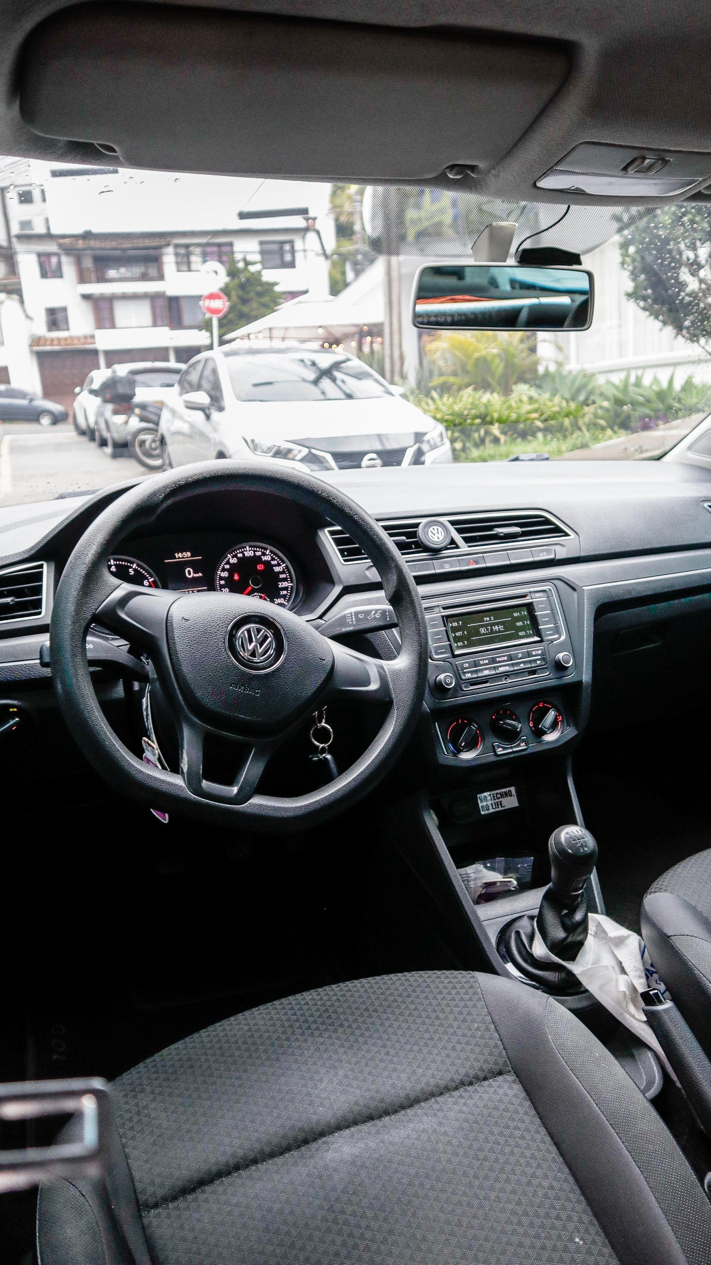 VOLKSWAGEN VOYAGE 1.6 COMFORTLINE 2016 MECÁNICO