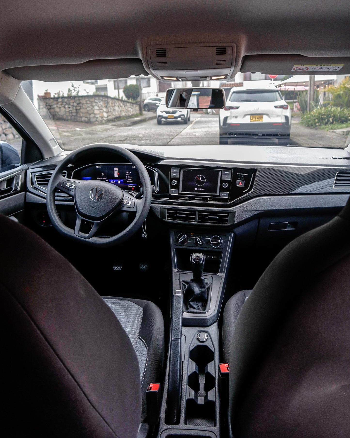 VOLKSWAGEN POLO TRACK 1.6 2024 MECÁNICO