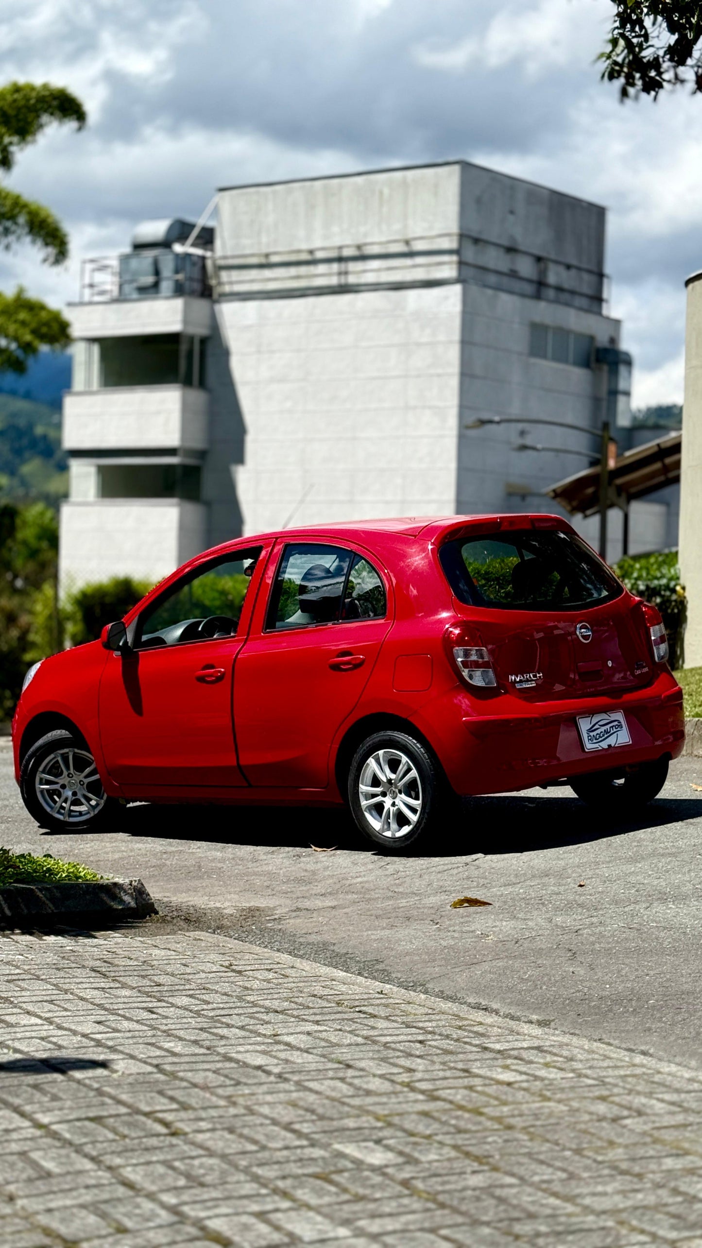 NISSAN MARCH ACTIVE 1.6 2015 MECÁNICO