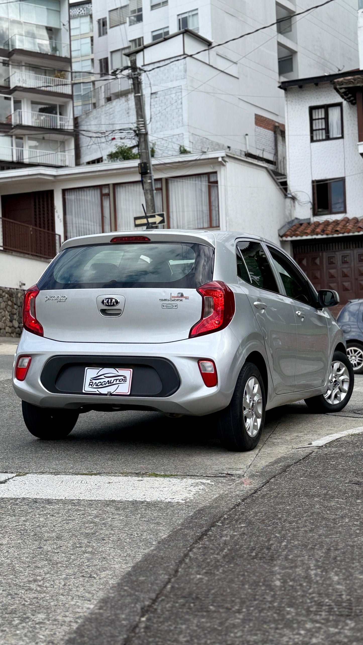 KIA PICANTO VIBRANT 1.250 2020 AUTOMÁTICO