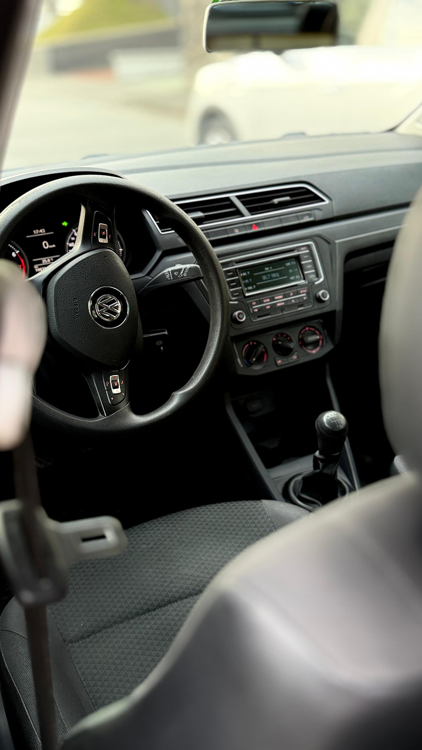VOLKSWAGEN GOL TRENDLINE 1.6 2018 MECÁNICO