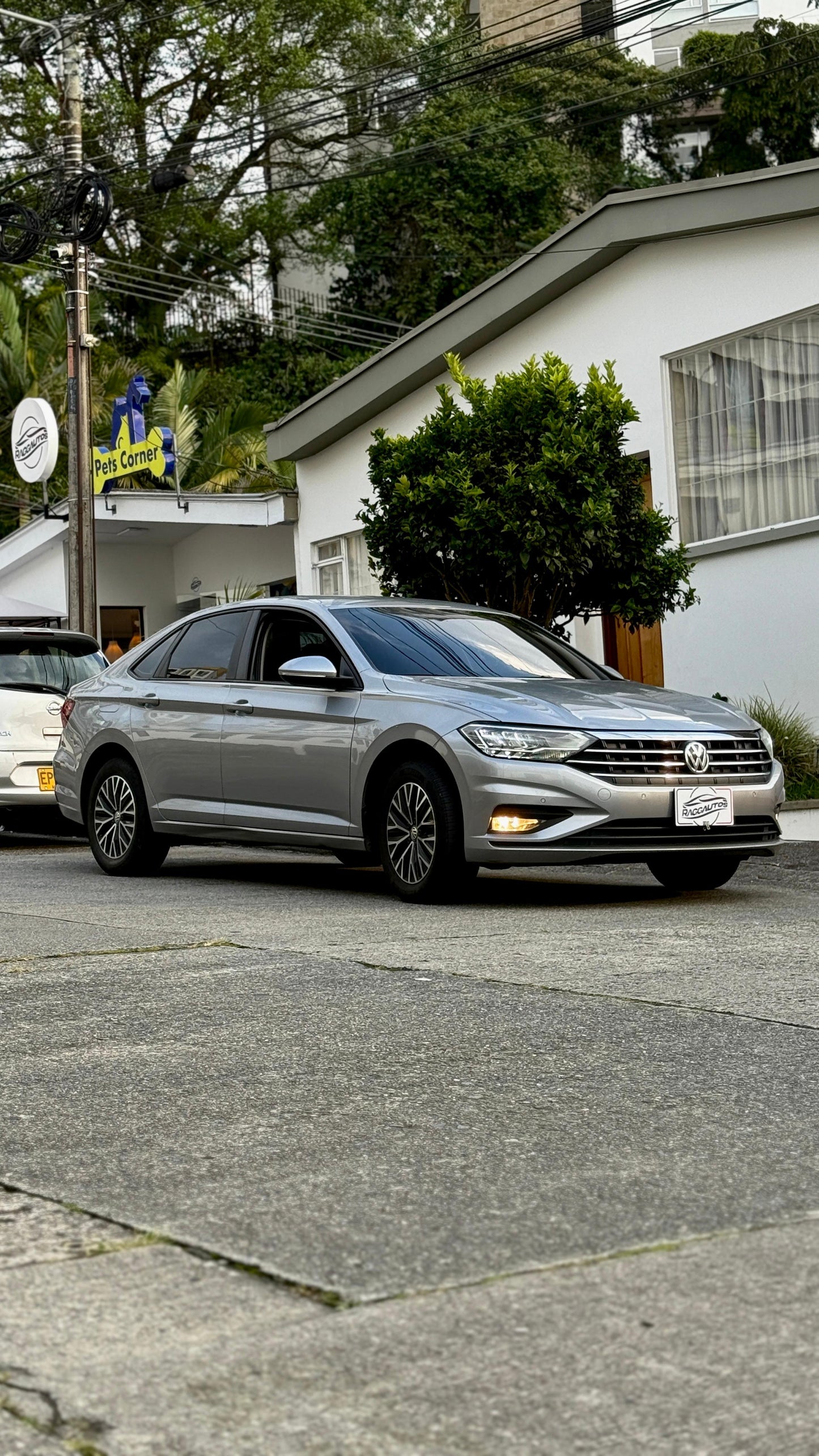 VOLKSWAGEN JETTA COMFORTLINE TSI 1.4 TURBO 2020 AUTOMÁTICO