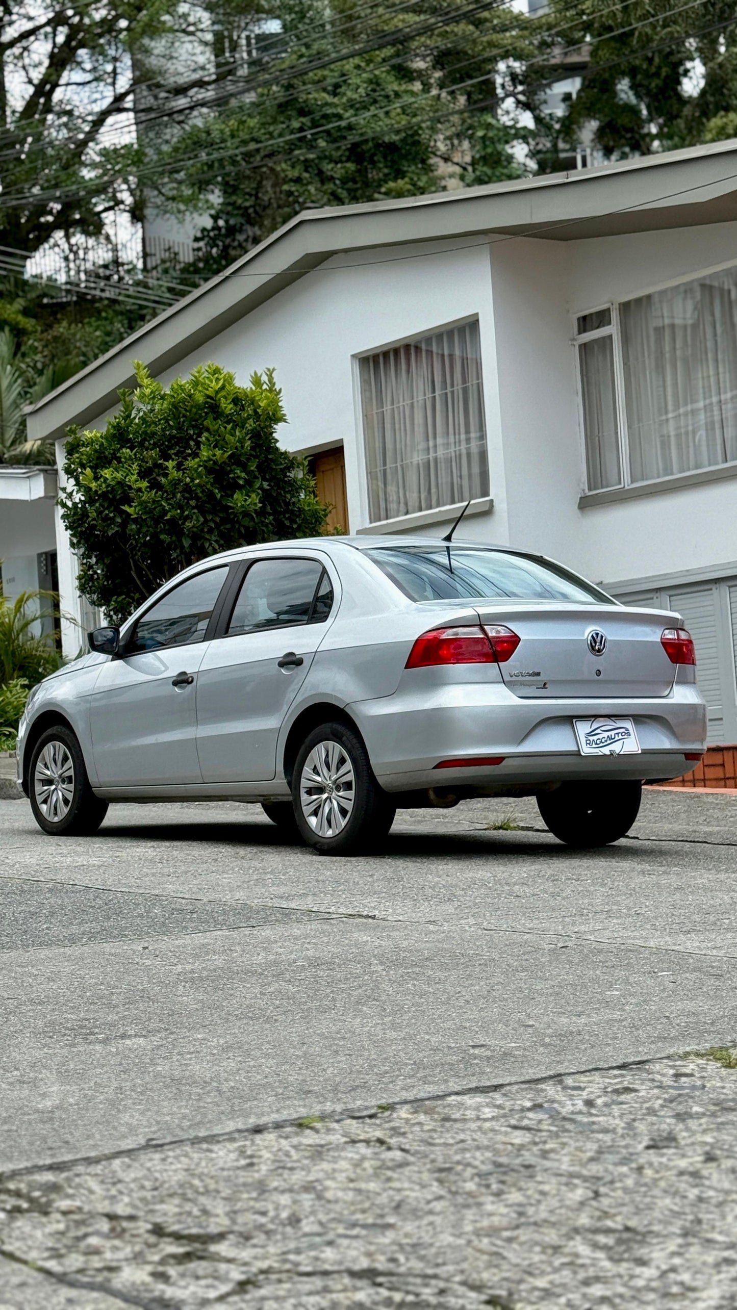 VOLKSWAGEN VOYAGE TRENDLINE 1.6 2022 MECÁNICO