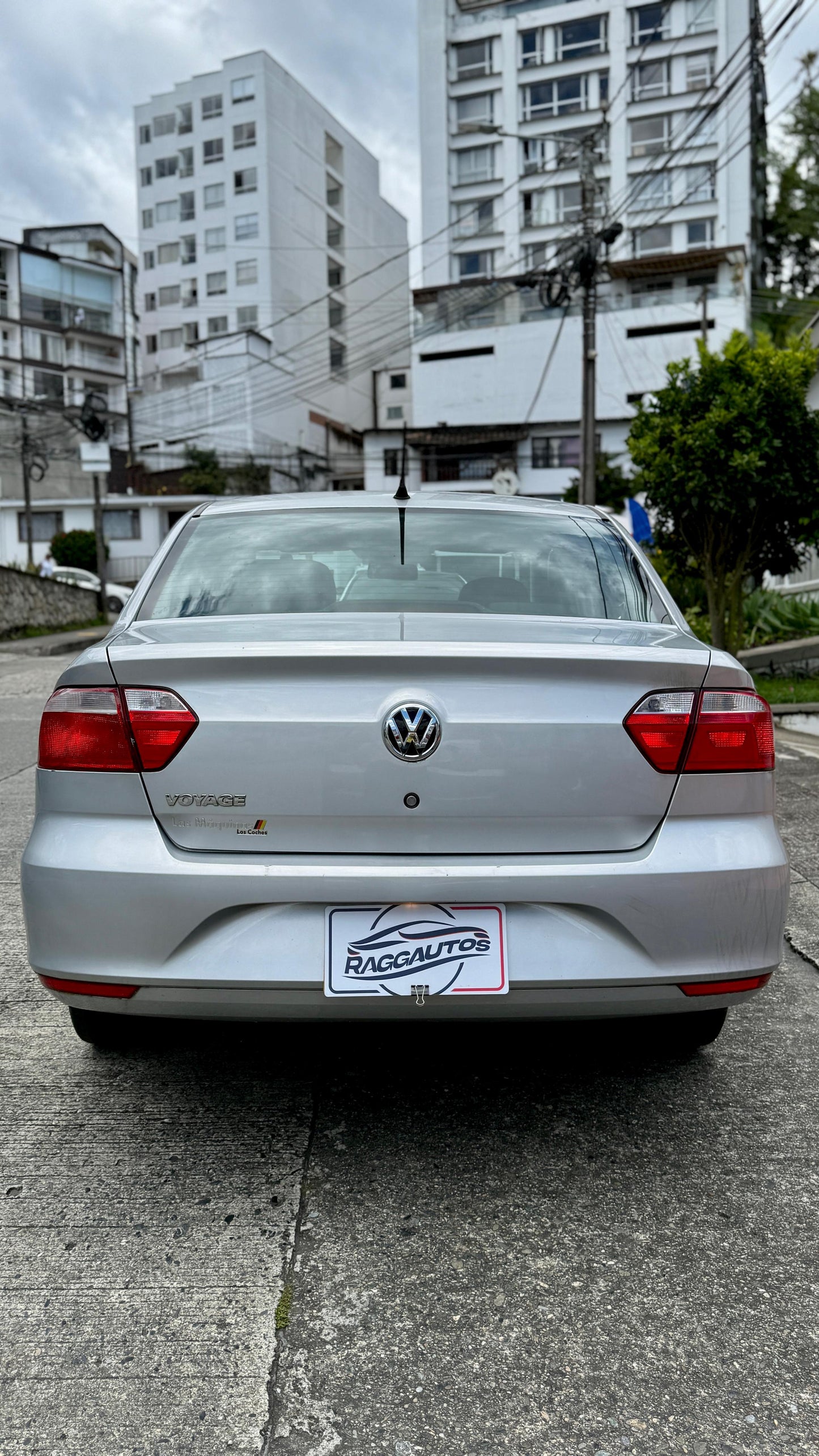 VOLKSWAGEN VOYAGE TRENDLINE 1.6 2022 MECÁNICO