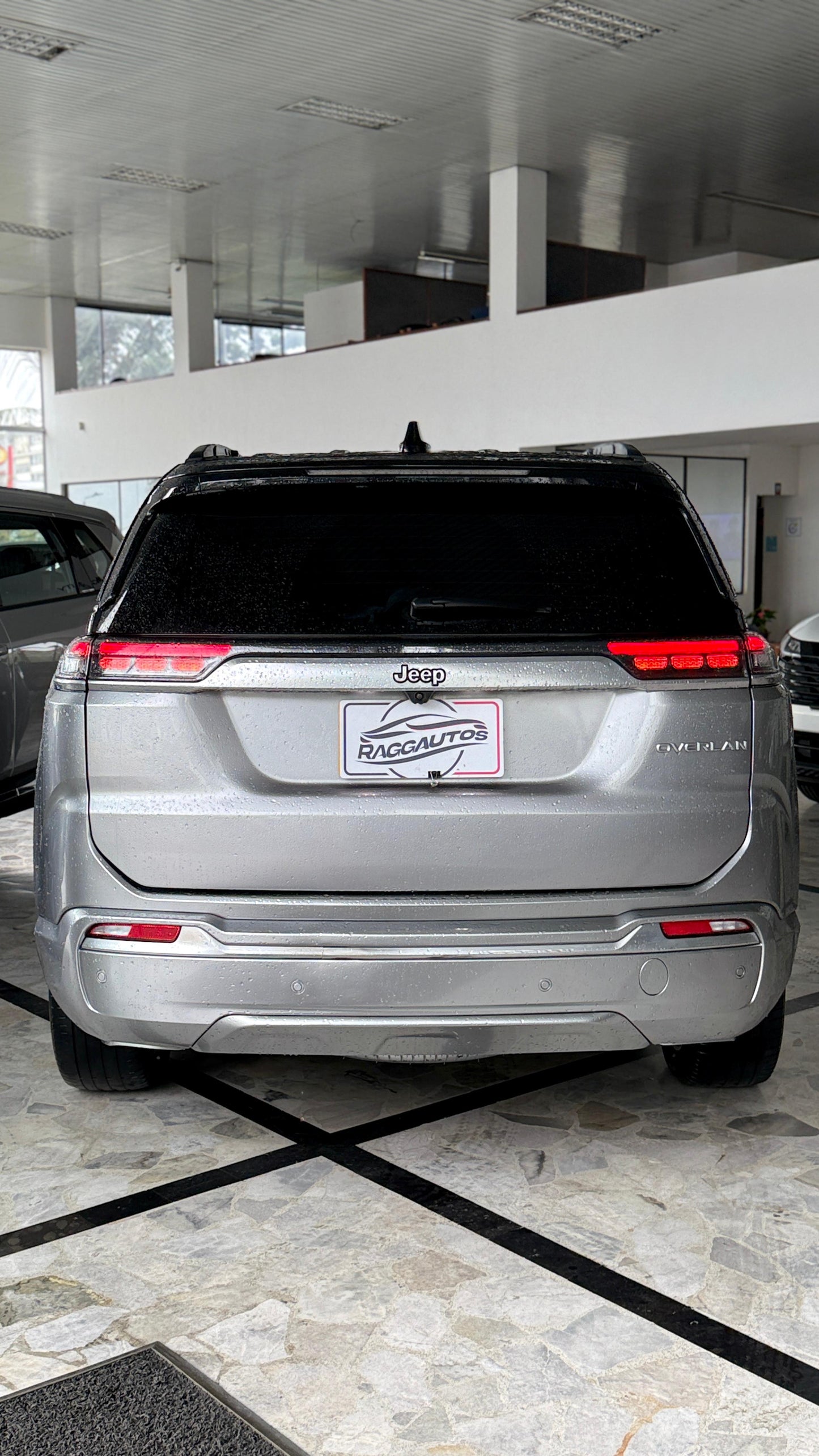 JEEP COMMANDER 1.3 TURBO OVERLAND 2023 AUTOMÁTICO