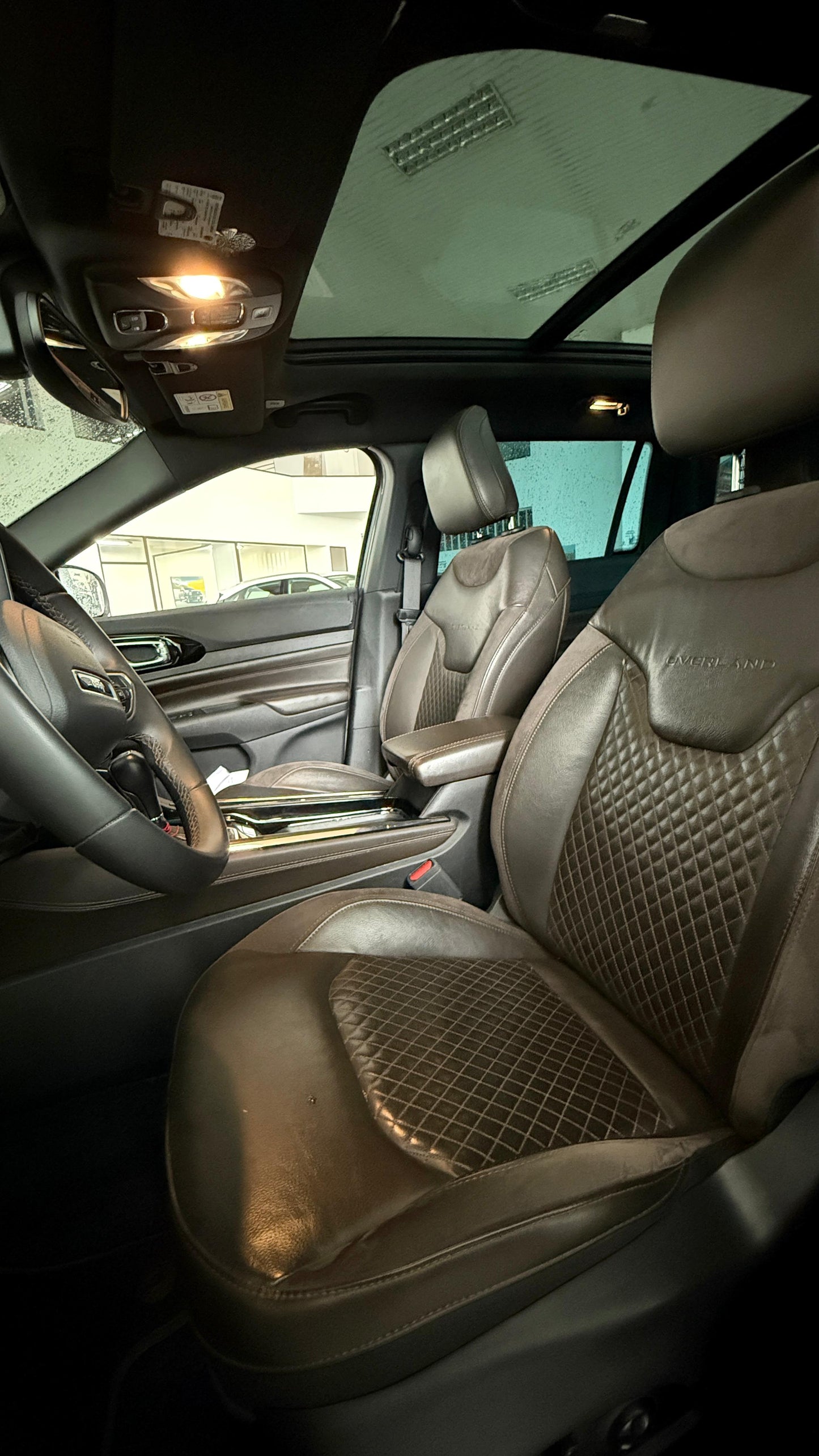 JEEP COMMANDER 1.3 TURBO OVERLAND 2023 AUTOMÁTICO