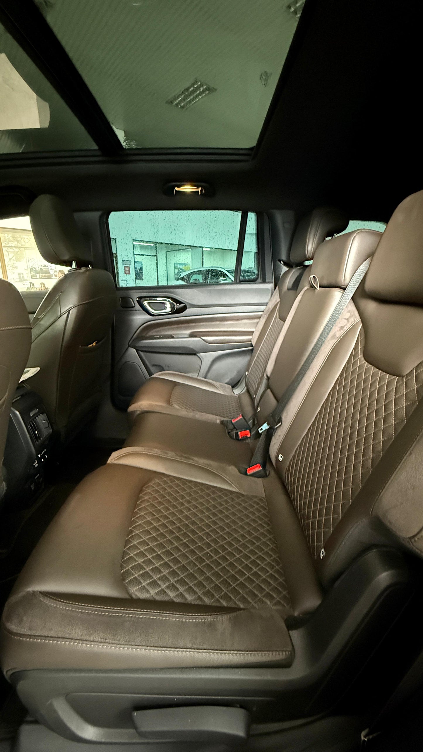 JEEP COMMANDER 1.3 TURBO OVERLAND 2023 AUTOMÁTICO
