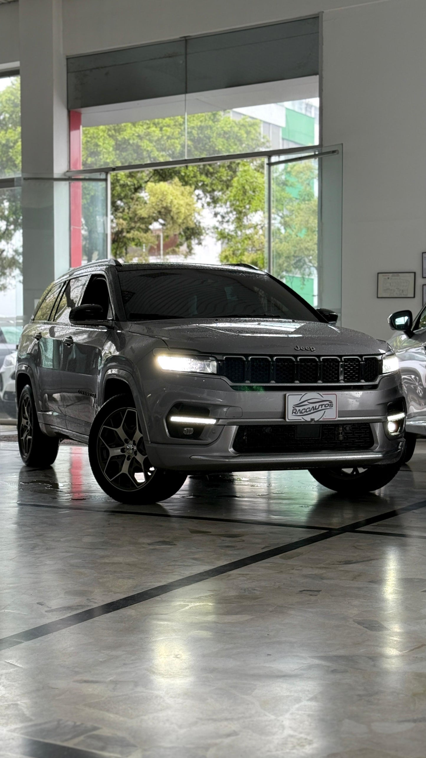 JEEP COMMANDER 1.3 TURBO OVERLAND 2023 AUTOMÁTICO