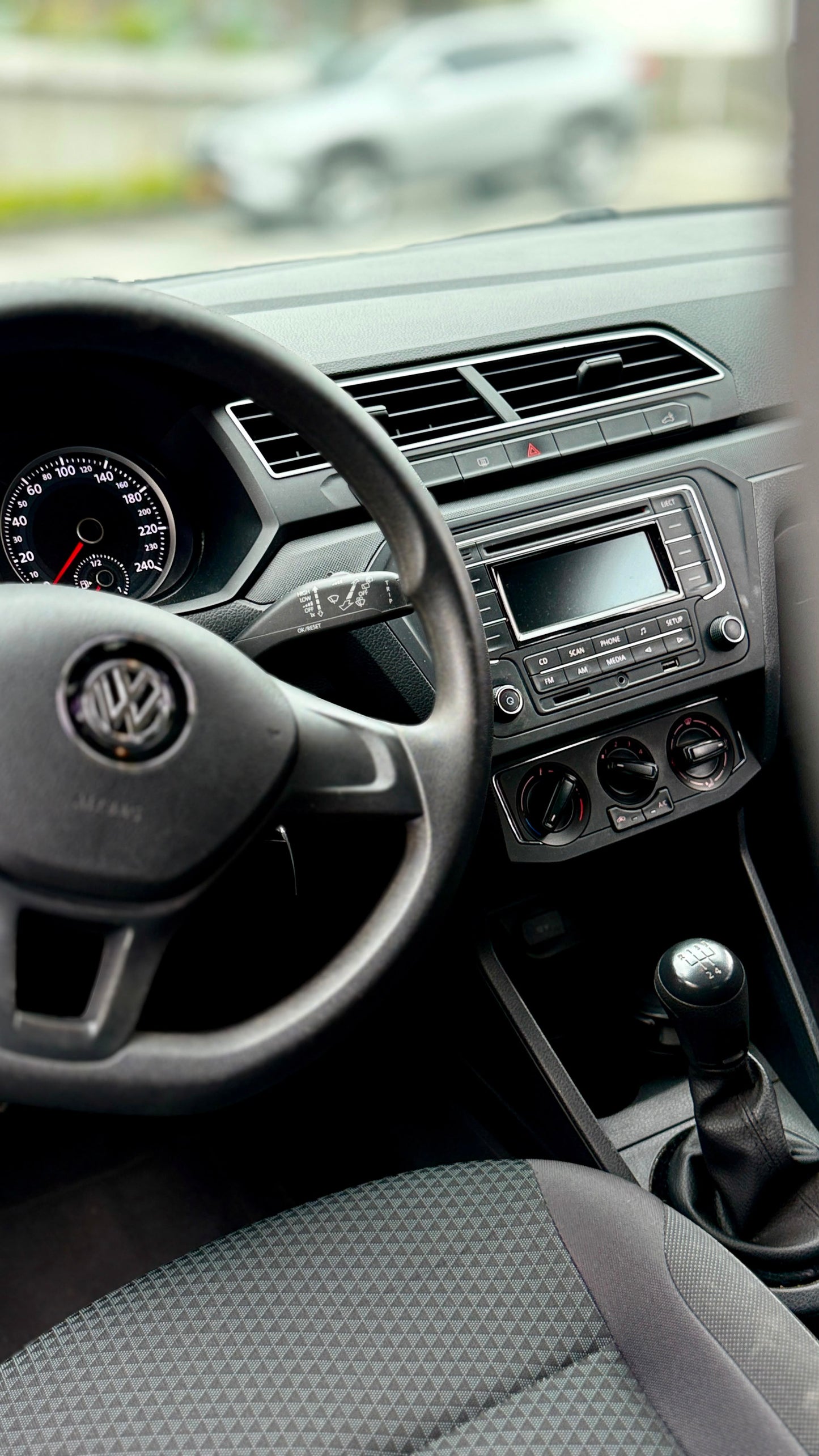VOLKSWAGEN GOL TRENDLINE HATCHBACK 1.6 MECÁNICO MODELO 2017 ÚNICO DUEÑO