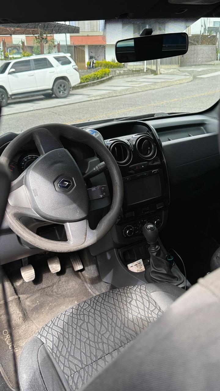 RENAULT DUSTER OROCH 2018 2.0 MECÁNICA 4X2
