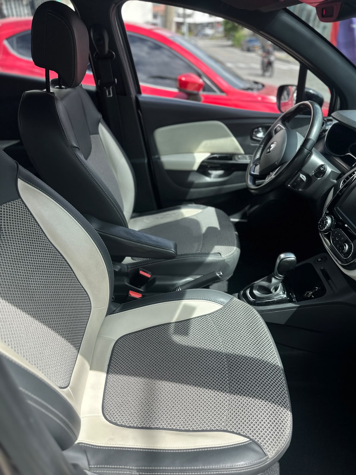 RENAULT CAPTUR INTENSE 2020 2.0