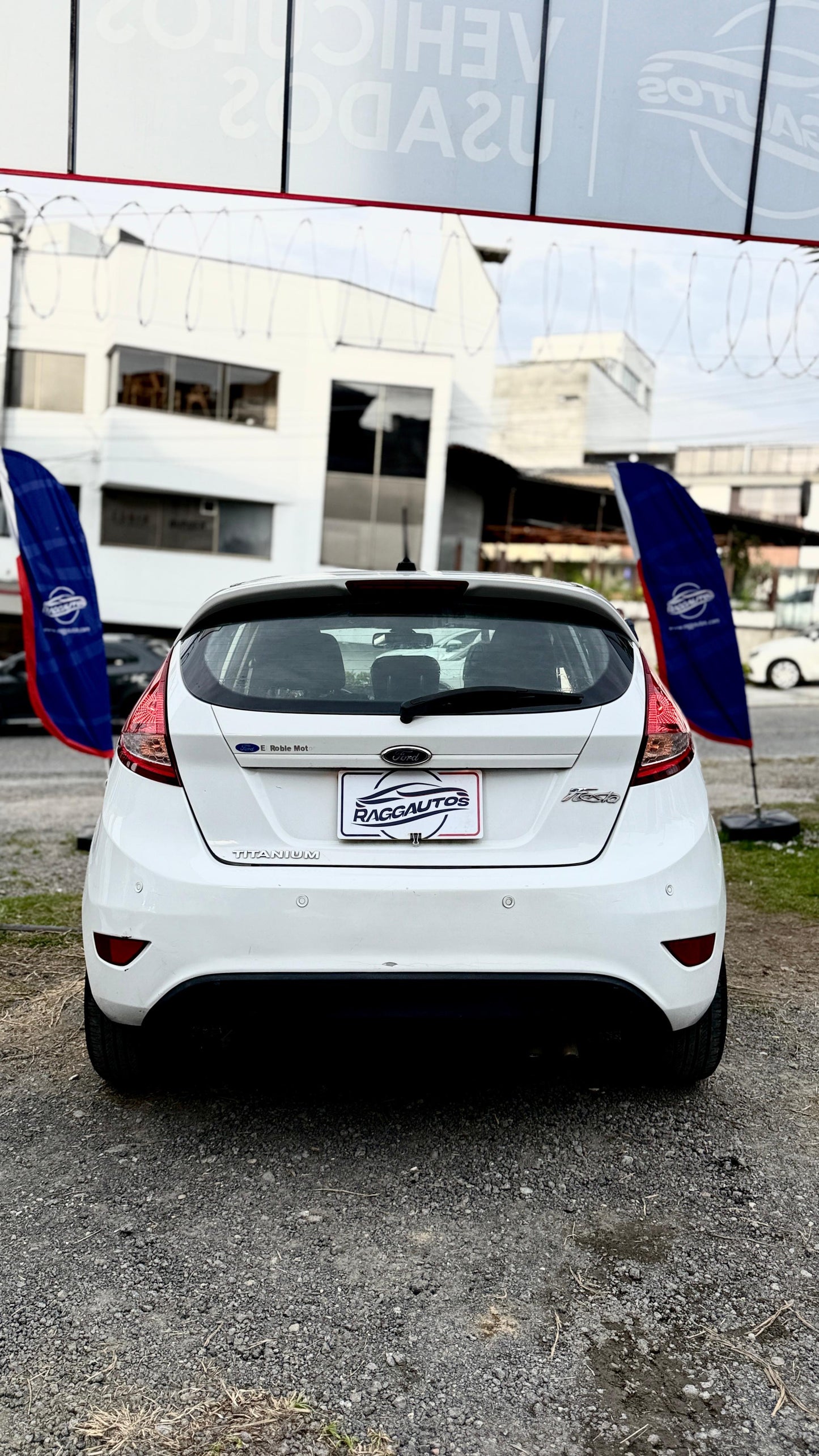 FORD FIESTA TITANIUM HATCHBACK 1.6 2013 AUTOMÁTICO
