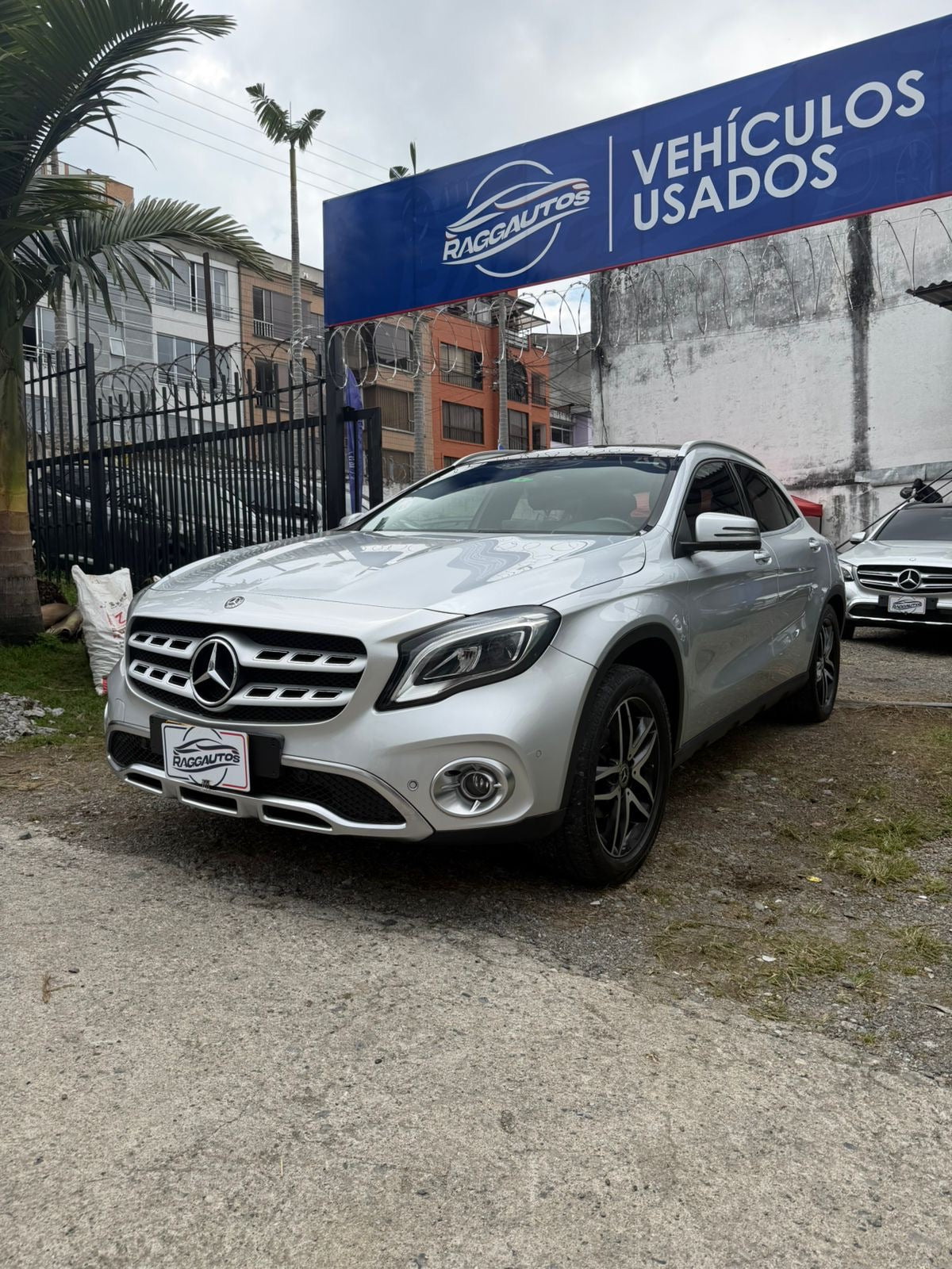 MERCEDES BENZ GLA200 1.6 TURBO 2020 AUTOMÁTICA