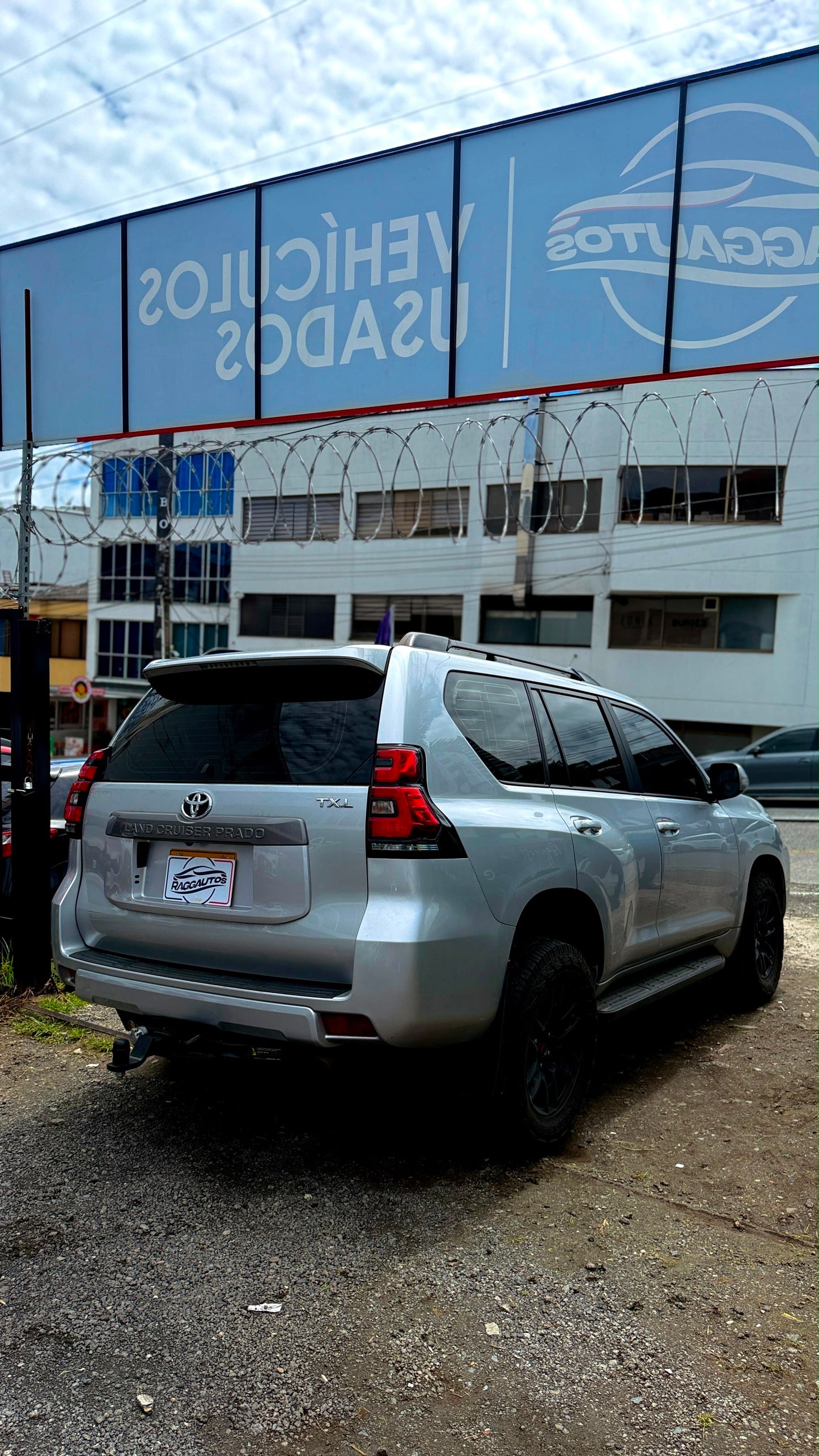TOYOTA PRADO TXL 4.0 2023 AUTOMÁTICA