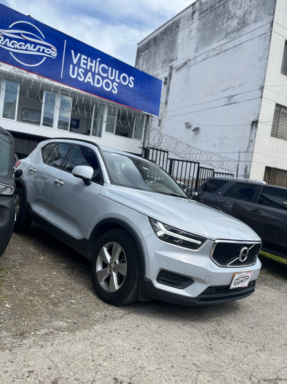 VOLVO XC40 T4 2.0 TURBO 4x2 2021 AUTOMÁTICA