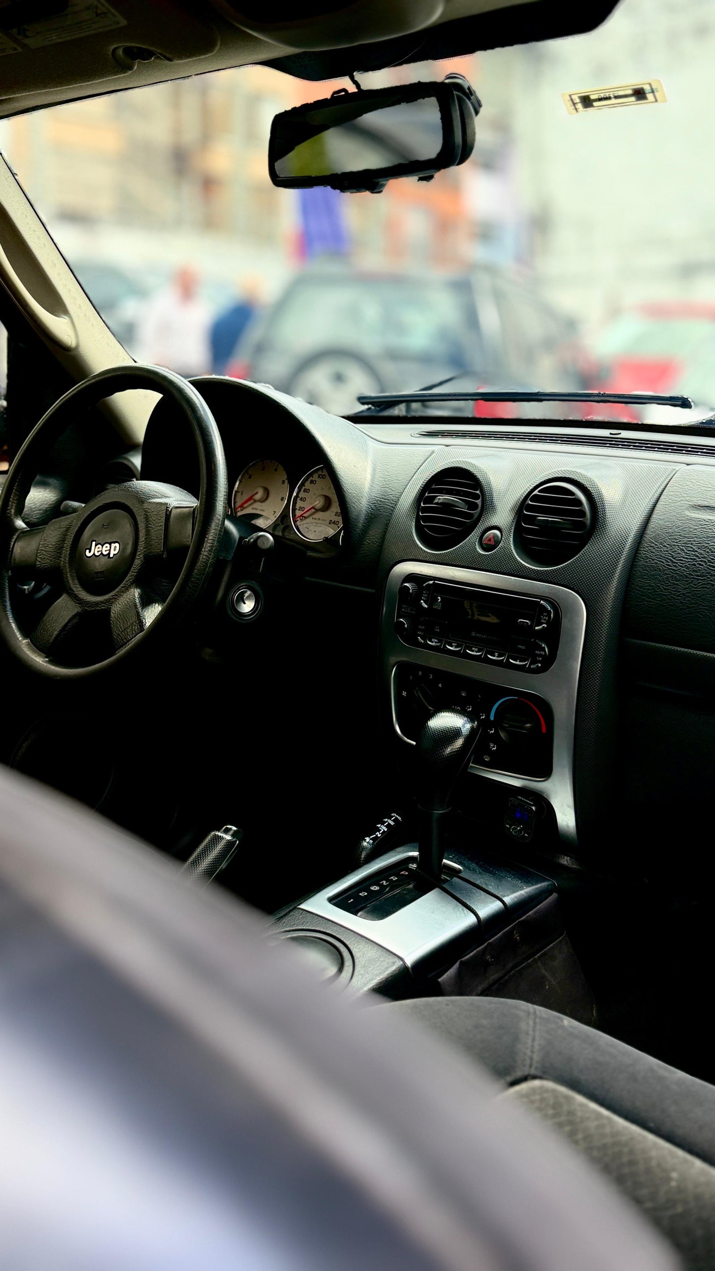 JEEP CHEROKEE LIBERTY 3.7 4x4 2004 AUTOMÁTICA