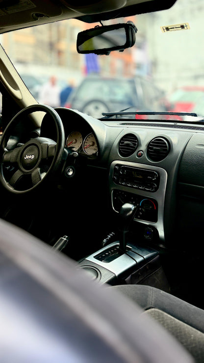 JEEP CHEROKEE LIBERTY 3.7 4x4 2004 AUTOMÁTICA