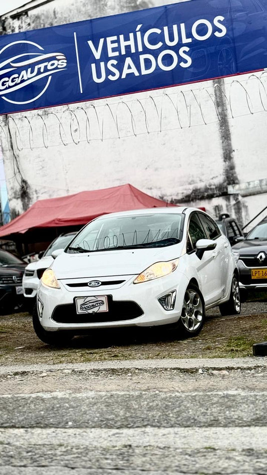 FORD FIESTA TITANIUM HATCHBACK 1.6 2013 AUTOMÁTICO