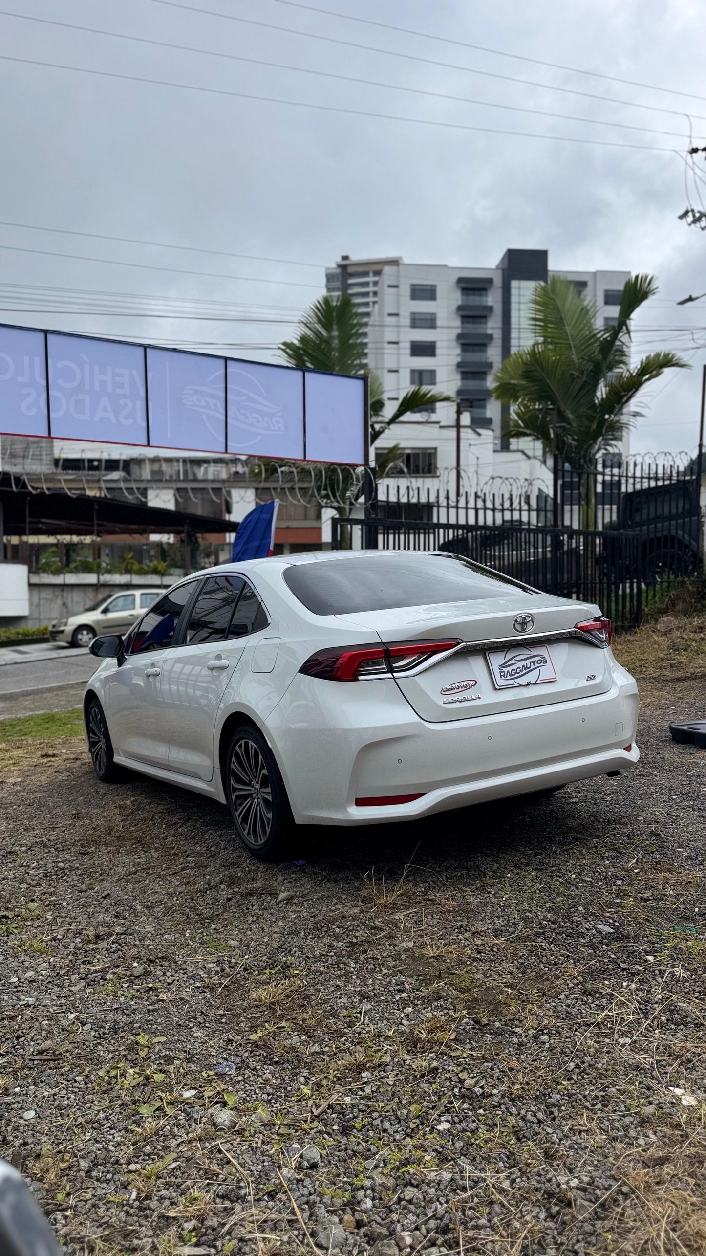 TOYOTA COROLLA SEG 2.0 2023 AUTOMÁTICA