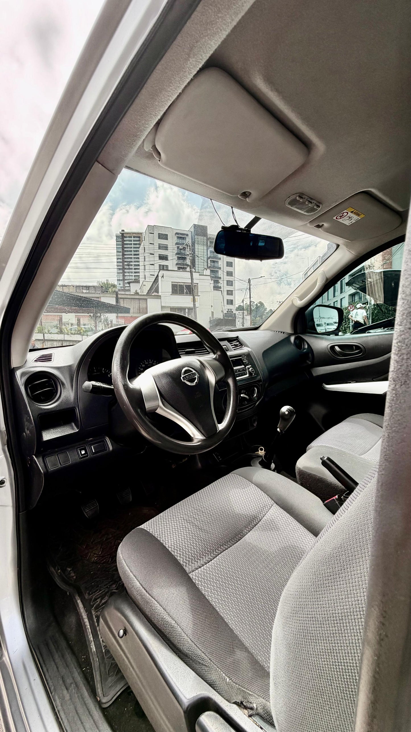 NISSAN FRONTIER NP300 2.5 GASOLINA 4x2 2020 MECÁNICA