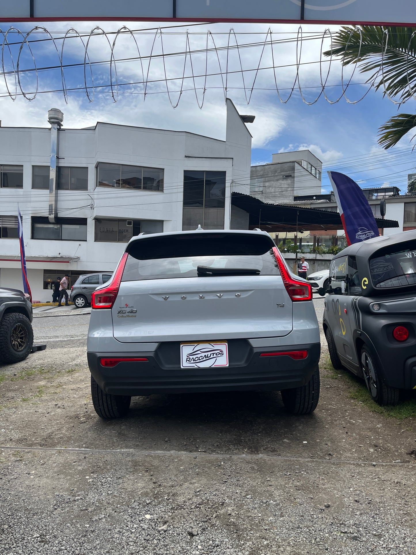 VOLVO XC40 T4 2.0 TURBO 4x2 2021 AUTOMÁTICA