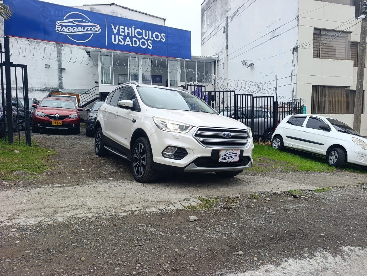 FORD ESCAPE TITANIUM 2.0 2018 AUTOMÁTICA