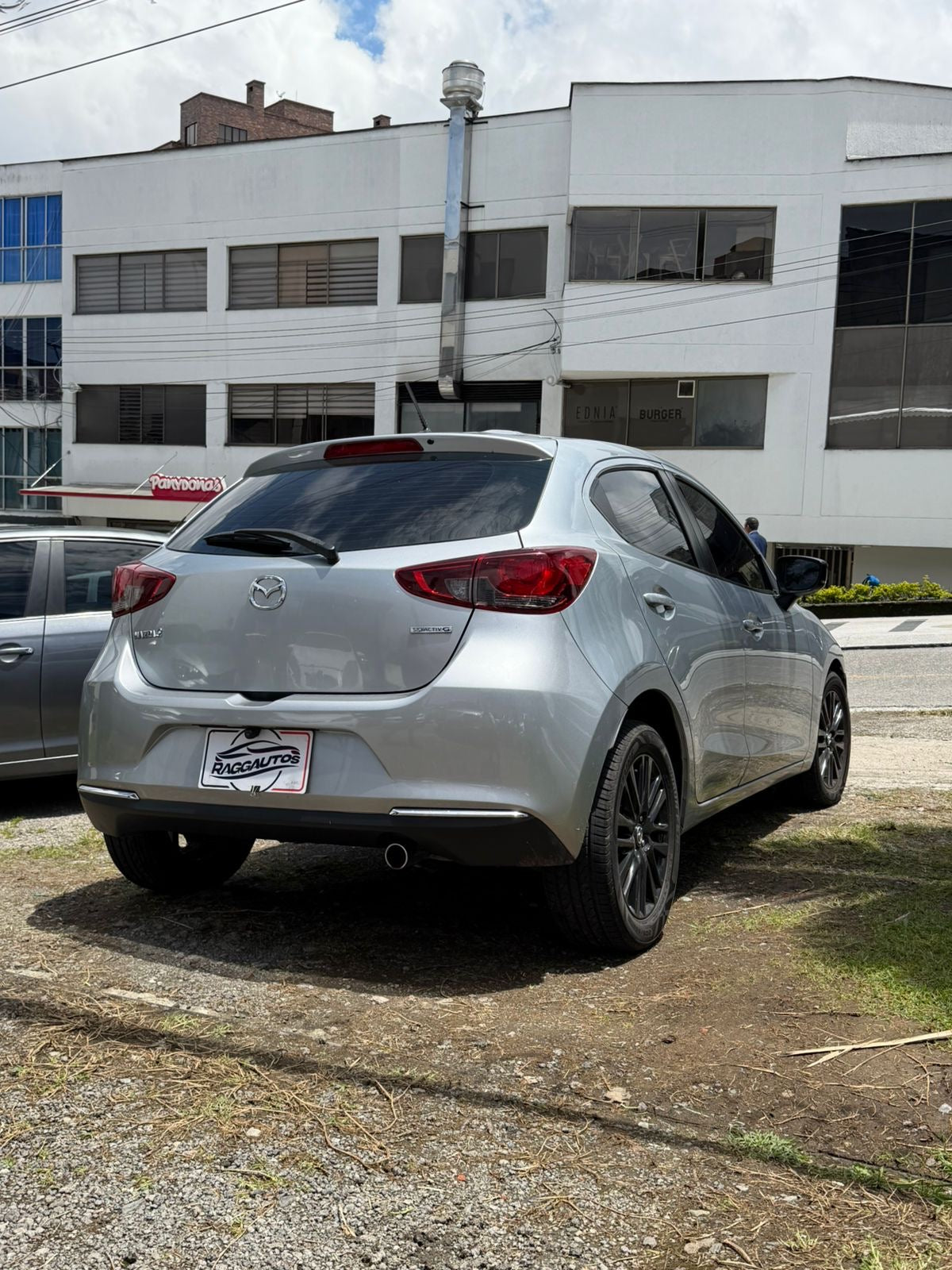 MAZDA 2 HATCHBACK SKYACTIV-G 1.5 2023 AUTOMÁTICO