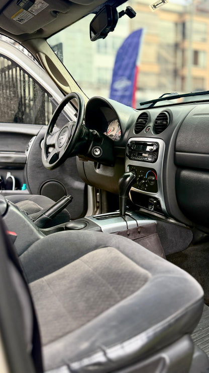 JEEP CHEROKEE LIBERTY 3.7 4x4 2004 AUTOMÁTICA