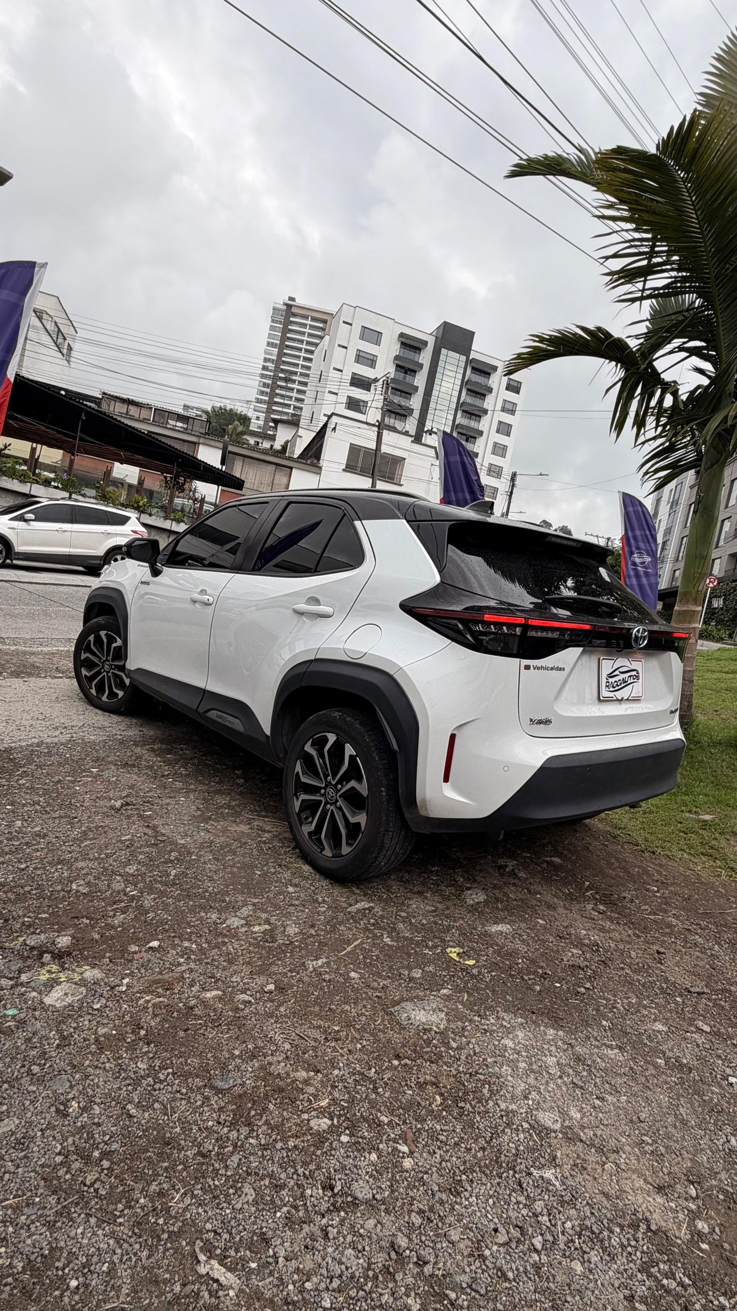TOYOTA YARIS CROSS FULL HÍBRIDA 2023 AUTOMÁTICA
