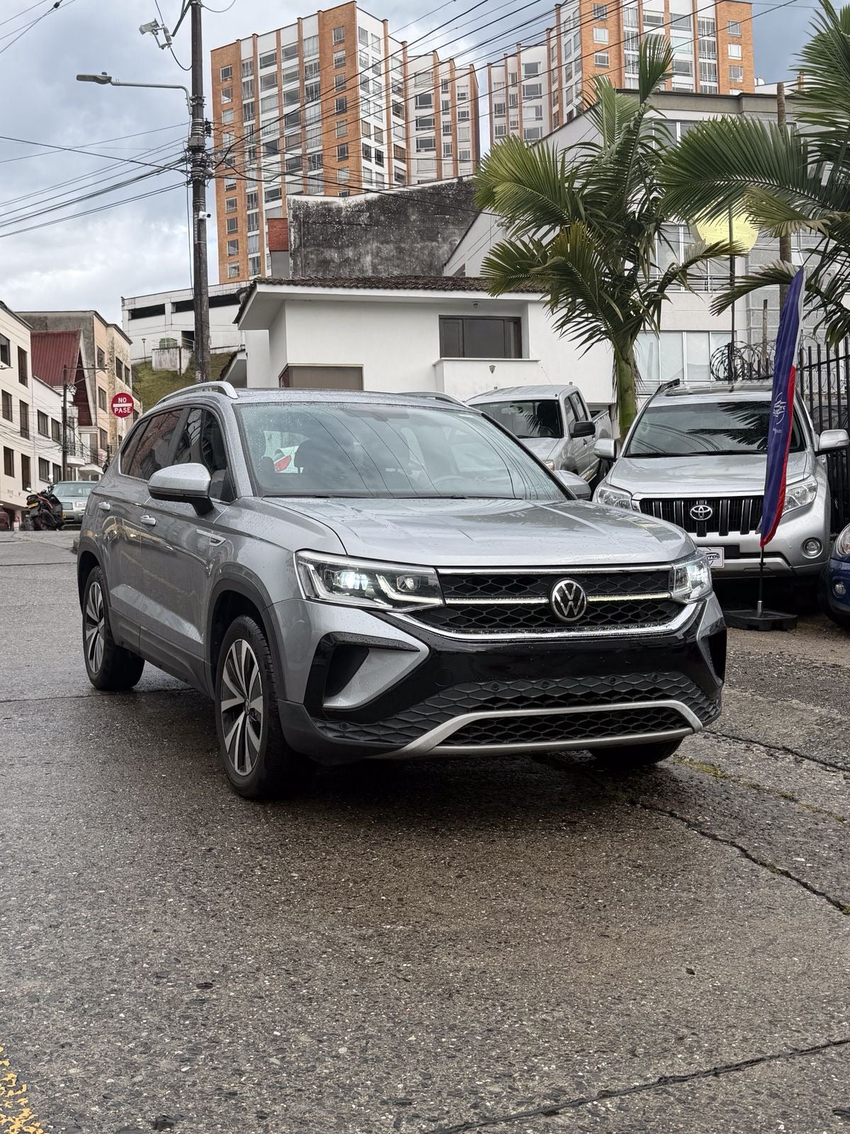 VOLKSWAGEN TAOS HIGHLINE 1.4 TURBO 2022 AUTOMÁTICA