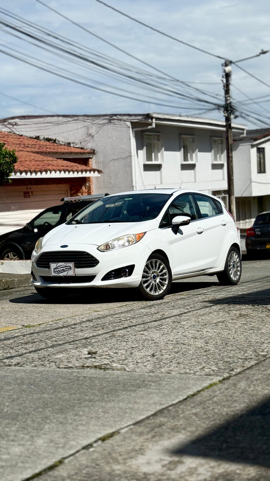 FORD FIESTA TITANIUM HATCHBACK 1.6 AUTOMÁTICO 2014