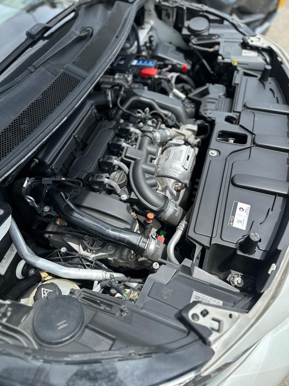 PEUGEOT 3008 ALLURE 1.6 TURBO 2020 AUTOMÁTICA