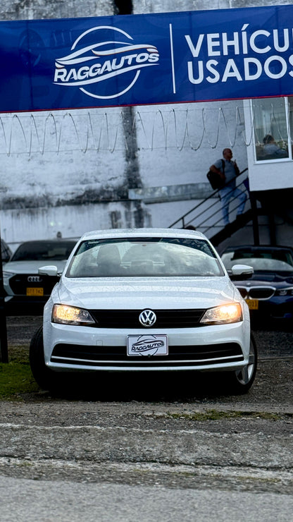 VOLKSWAGEN JETTA TRENDLINE 2.0 2018 AUTOMÁTICO