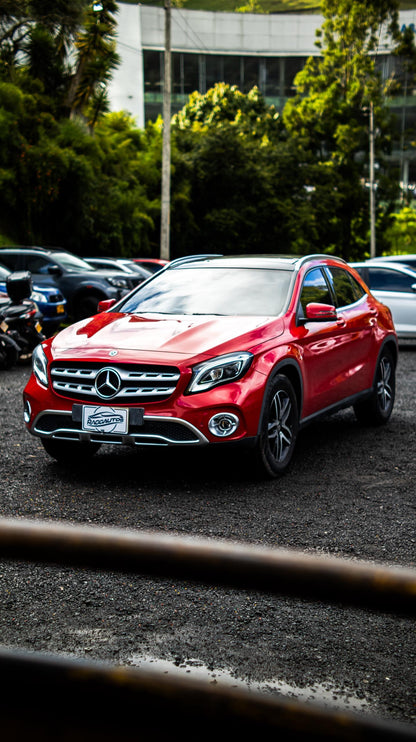 MERCEDES BENZ GLA200 URBAN 1.6 TURBO 2019 AUTOMÁTICA