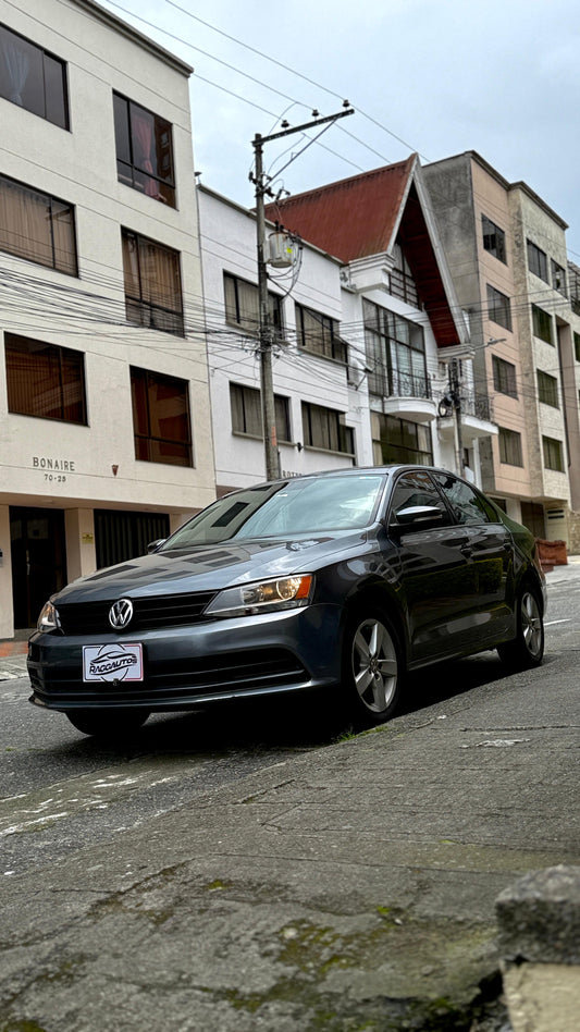 VOLKSWAGEN JETTA TRENDLINE 2.0 2017 MECÁNICO